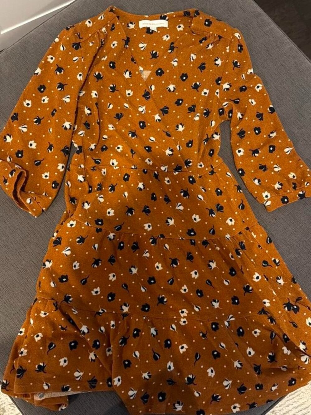 Brown Floral Sweater-Like Mini Dress ✨